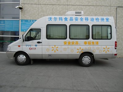 沃爾瑪食品安全移動(dòng)檢測(cè)車目前覆蓋廣州、深圳、東莞的33間門店，并即將把服務(wù)范圍擴(kuò)大到廣東全省的70多間門店。