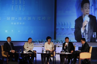 嘉凱城集團董事、副總裁李懷彬先生在第一財經(jīng)地產(chǎn)匯年度峰會上表示，新型城鎮(zhèn)化的核心就是集聚