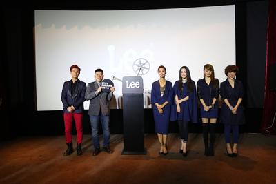 圖片1 Lee《好奇不滅》微電影發(fā)布會新聞?wù)掌?發(fā)布現(xiàn)場主創(chuàng)人員合照(1) (何昊文、葉念琛、張歆藝、盛朗熙、連詩雅、雷琛瑜)